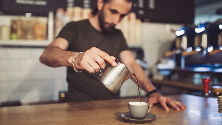 ضرورت یادگیری باریستایی برای ورود به دنیای کافه و کافه‌داری